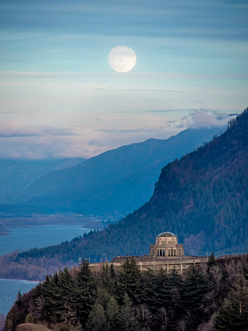 Super Moon over Vista House